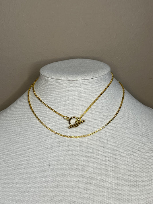 Gold plated chain and toggle choker necklace